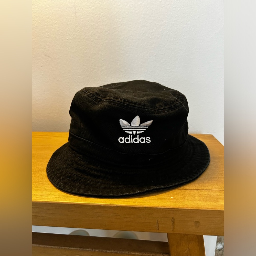 Adidas black bucket hat. Worn once. - Picture 5 of 5